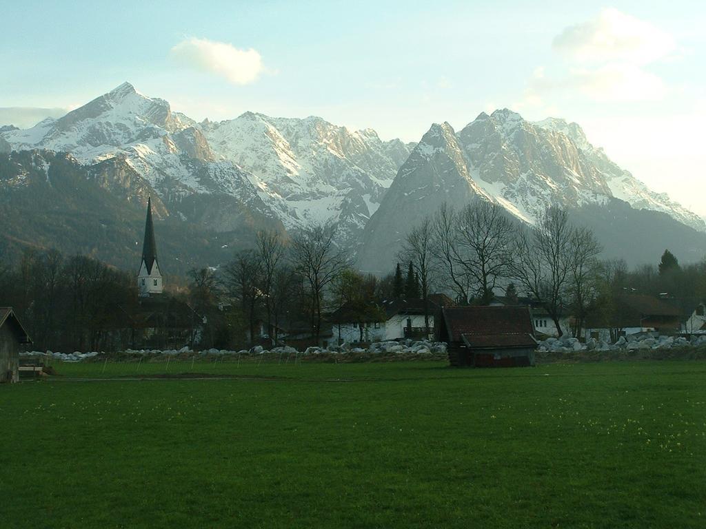 Landhaus Alpenblick Apartamento Garmisch-Partenkirchen Exterior foto